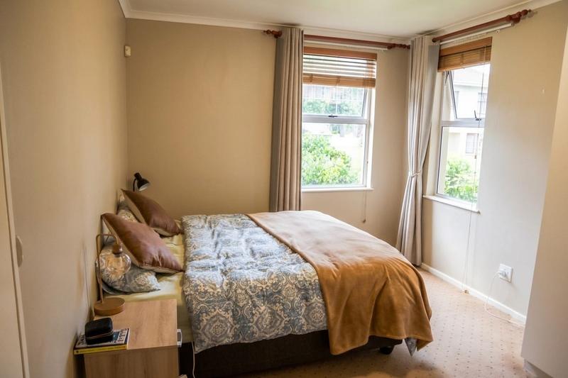 To Let 2 Bedroom Property for Rent in Vredehoek Western Cape